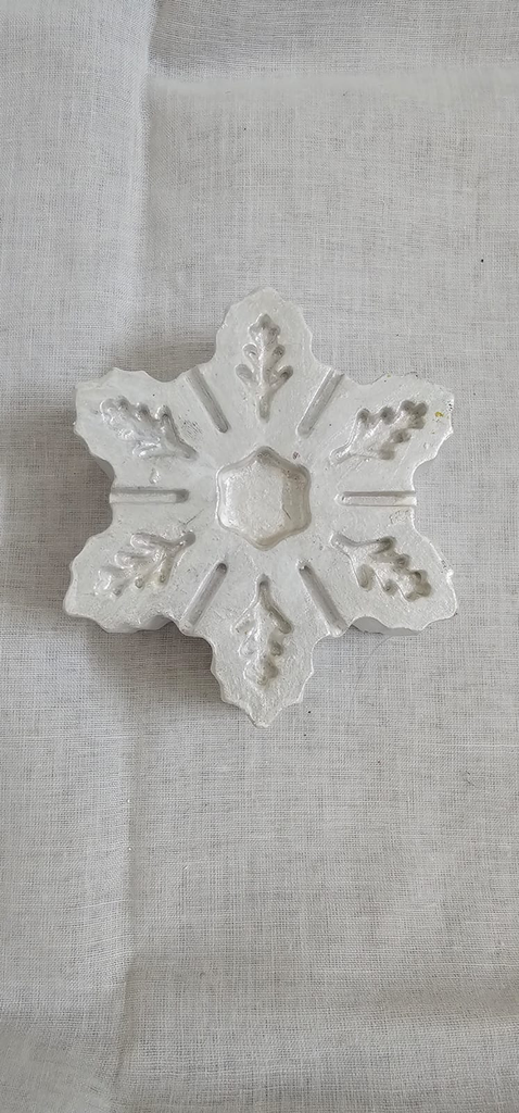 Snow flake figurine